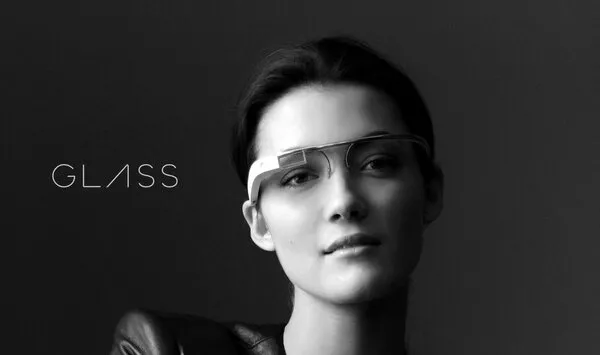 E’ la LUXOTTICA che mette la firma sui nuovi GOOGLE GLASS E’ la LUXOTTICA che mette la firma sui nuovi GOOGLE GLASS