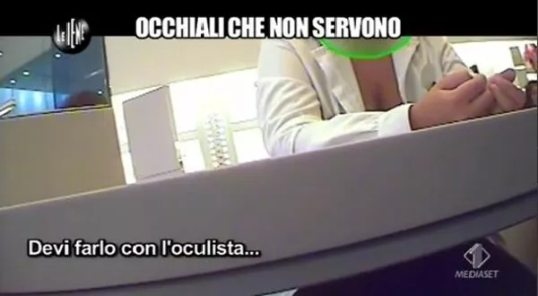 Occhiali che non servono :  un servizio andato in onda sul programma Le IENE di  Italia 1 in prima serata.