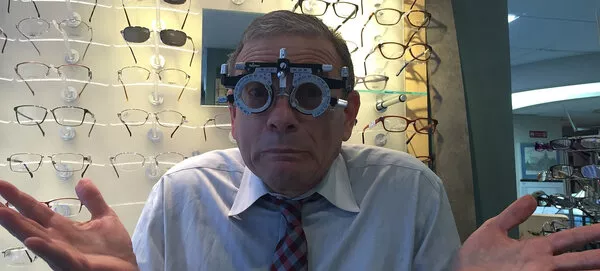 OCCHIALI DA VISTA – INDISPENSABILE ACCESSORIO DI MODA. OCCHIALI DA VISTA – INDISPENSABILE ACCESSORIO DI MODA.