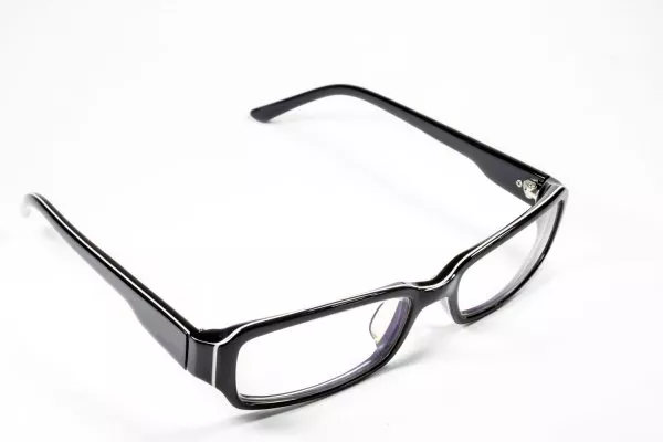 LENTI PER OCCHIALI – LENTI ASTIGMATICHE