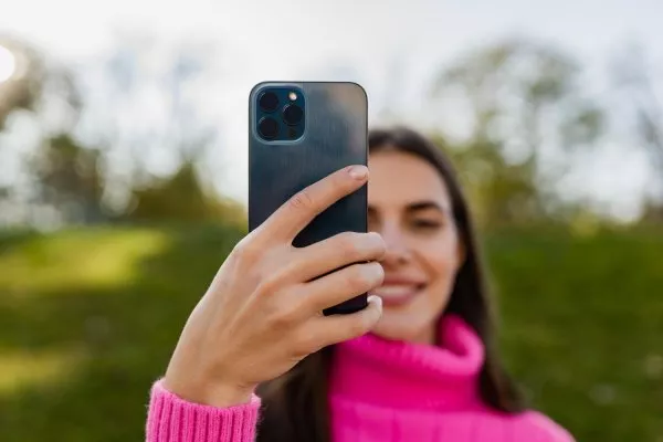 Intossicazione da smartphone e danni alla salute dei ragazzi: vademecum per i genitori  Intossicazione da smartphone e danni alla salute dei ragazzi: vademecum per i genitori