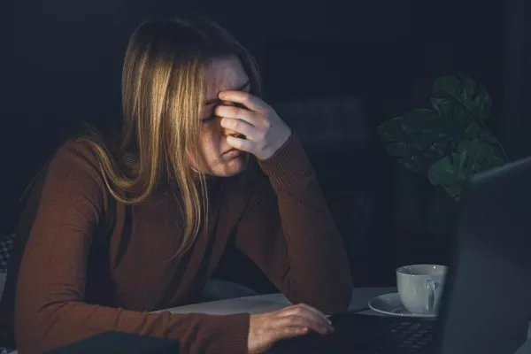 Lo stress può causare problemi alla vista?