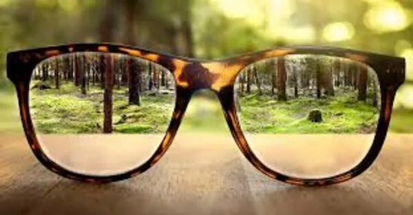 MIOPIA – COME SI MANIFESTA MIOPIA – COME SI MANIFESTA